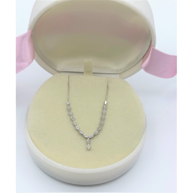 Women's necklace
